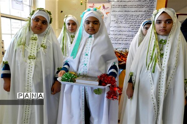 برگزاری مسابقات قرآن و عترت دختران دانش‌آموز ناحیه ۳ شیراز در آموزشگاه عباس الکوت