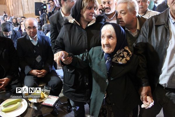 چهاردهمین آیین ملی عطر افشانی و گلباران مزار شهدای ادیان توحیدی