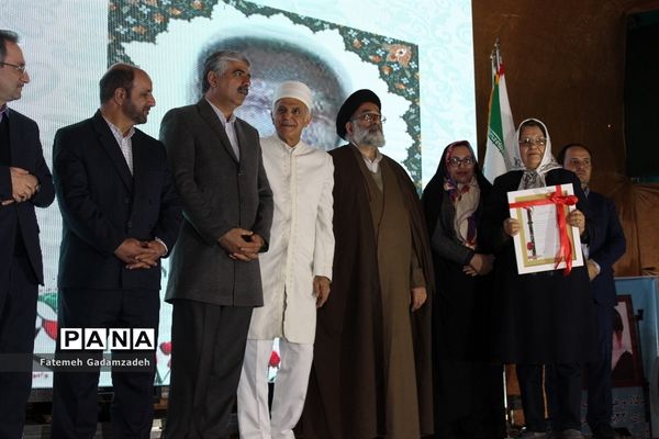 چهاردهمین آیین ملی عطر افشانی و گلباران مزار شهدای ادیان توحیدی