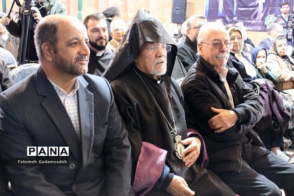 چهاردهمین آیین ملی عطر افشانی و گلباران مزار شهدای ادیان توحیدی