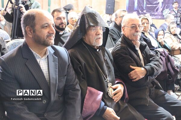 چهاردهمین آیین ملی عطر افشانی و گلباران مزار شهدای ادیان توحیدی