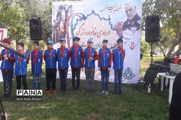 همایش ۲۰۰۰نفری یاوران انقلاب پیشتازان ناحیه ۴ اهواز