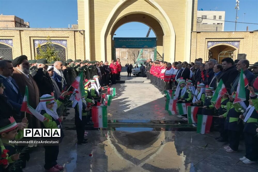 گلباران مزار شهدا در شهرستان ورامین