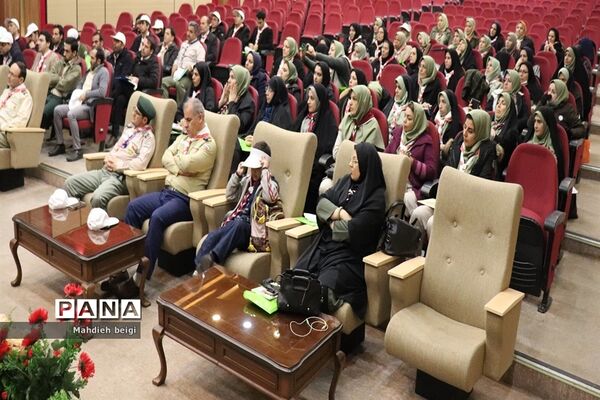 دوره استانی تربیت مدرس تشکل پیشتازان سازمان دانش آموزی در شهریار
