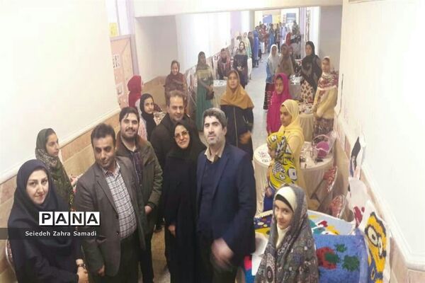 بازارچه هنرهای دستی دانش آموزی در شهرستان ملارد