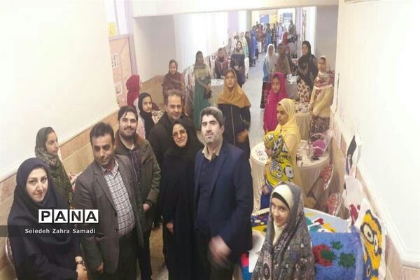 بازارچه هنرهای دستی دانش آموزی در شهرستان ملارد