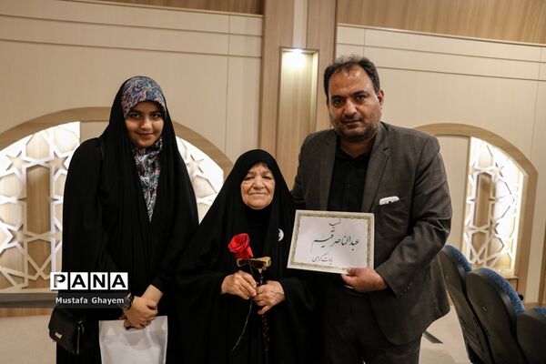 همایش تجلیل از مادران شهدای آبادان و خرمشهر