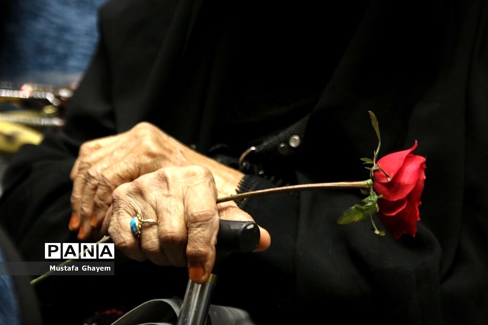 همایش تجلیل از مادران شهدای آبادان و خرمشهر