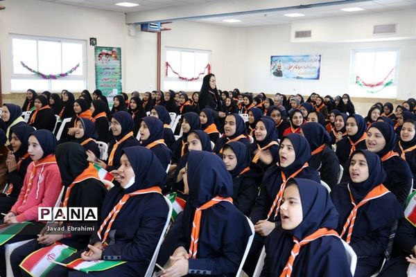همایش تشکیلاتی یاوران انقلاب با حضور دانش‌آموزان پیشتاز ناحیه یک مشهد