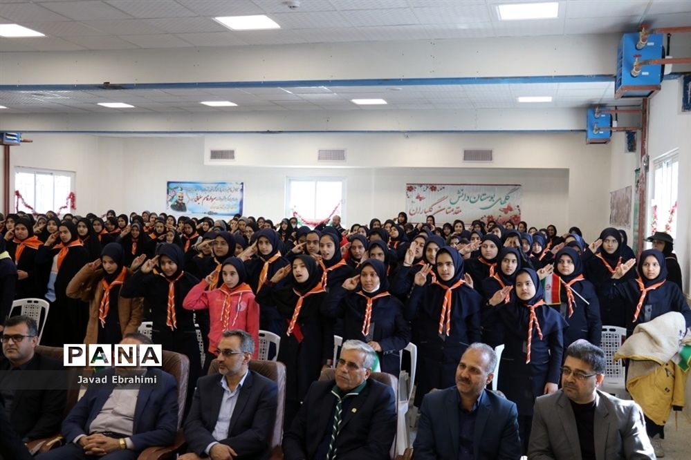 همایش تشکیلاتی یاوران انقلاب با حضور دانش‌آموزان پیشتاز ناحیه یک مشهد