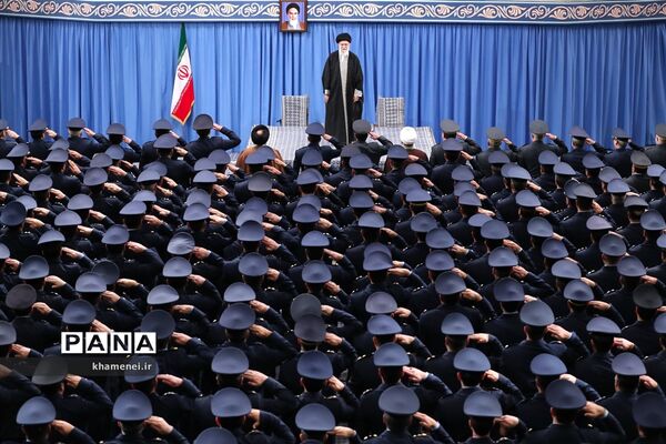 دیدار فرماندهان و کارکنان نیروی هوایی ارتش با فرمانده کل قوا