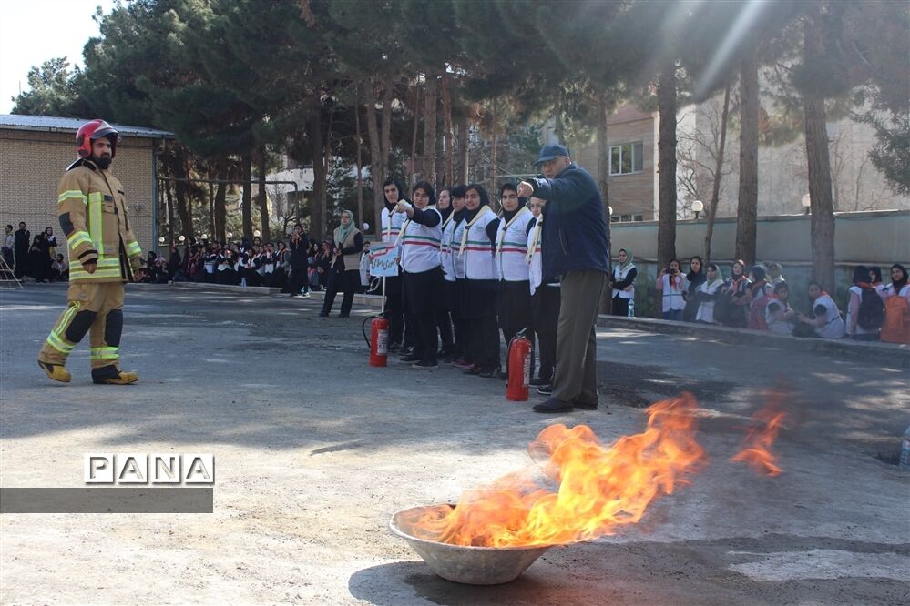 برگزاری همایش یاوران انقلاب سازمان دانش آموزی در استان البرز