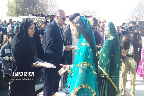 جشنواره عشایری ایل خمسه به مناسبت دهه فجر در نی ریز