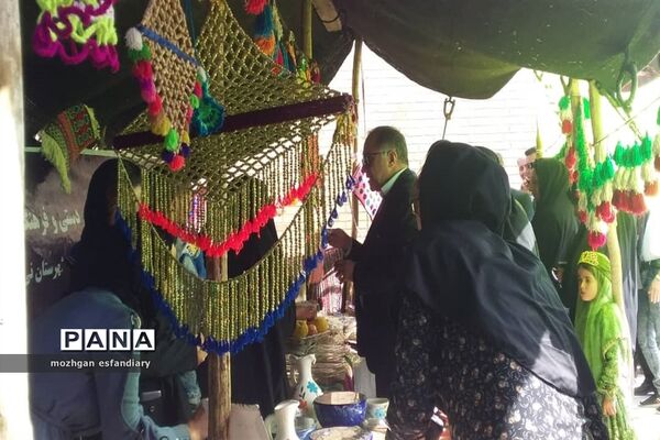 جشنواره عشایری ایل خمسه به مناسبت دهه فجر در نی ریز