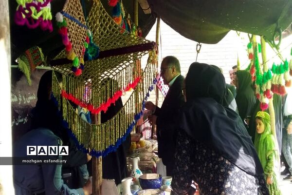 جشنواره عشایری ایل خمسه به مناسبت دهه فجر در نی ریز