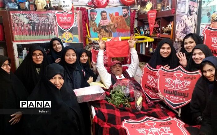 عیادت دانش‌آموزان دبیرستان  روشنگر منطقه 12 از جانبازان