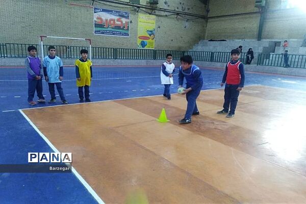 مسابقات ورزشی دبستان غیر انتفاعی برهان ابرکوه