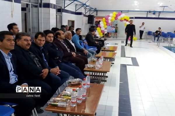 برگزاری مسابقات شنای دانش‌آموزی به مناسبت دهه فجر