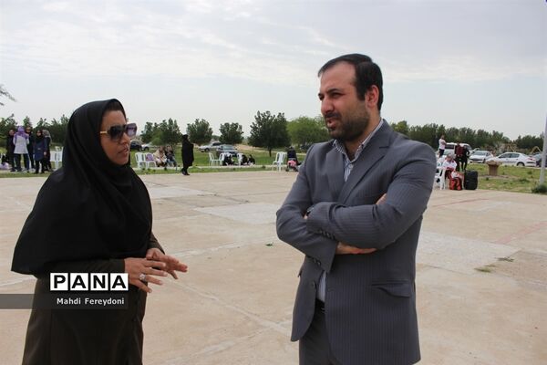 مسابقات بازی های بومی و محلی جشنواره ورزشی دا رشته طناب کشی در بوشهر