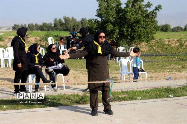 مسابقات بازی های بومی و محلی جشنواره ورزشی دا رشته طناب کشی در بوشهر