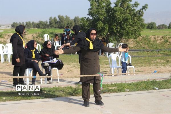 مسابقات بازی های بومی و محلی جشنواره ورزشی دا رشته طناب کشی در بوشهر