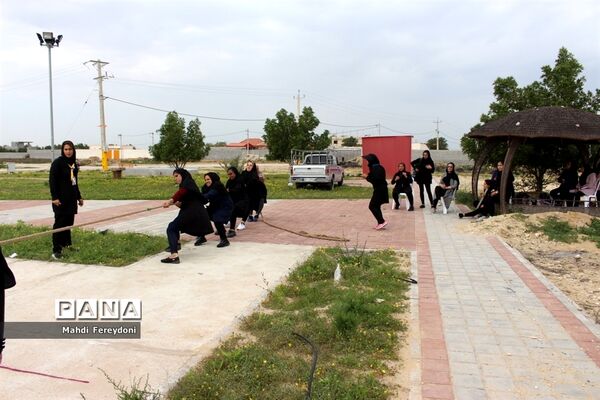 مسابقات بازی های بومی و محلی جشنواره ورزشی دا رشته طناب کشی در بوشهر