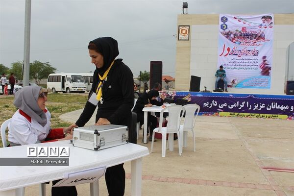 مسابقات بازی های بومی و محلی جشنواره ورزشی دا رشته طناب کشی در بوشهر