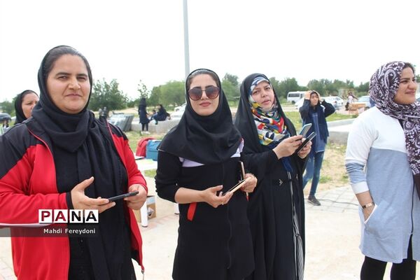 مسابقات بازی های بومی و محلی جشنواره ورزشی دا رشته طناب کشی در بوشهر