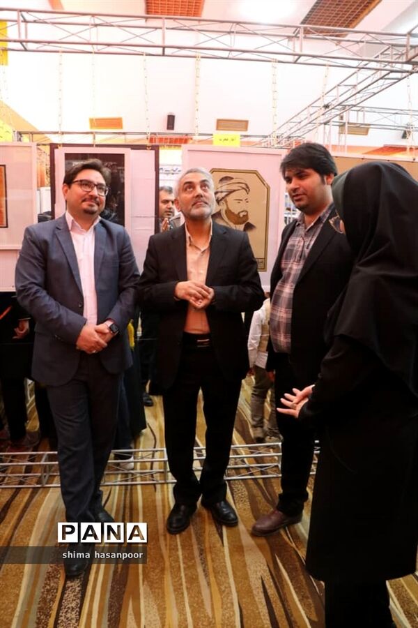 هنرستان فنی دخترانه سمیه آبادان برای اولین بار در خوزستان نخستین جشنواره هویت من در گذر زمان