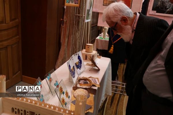 هنرستان فنی دخترانه سمیه آبادان برای اولین بار در خوزستان نخستین جشنواره هویت من در گذر زمان