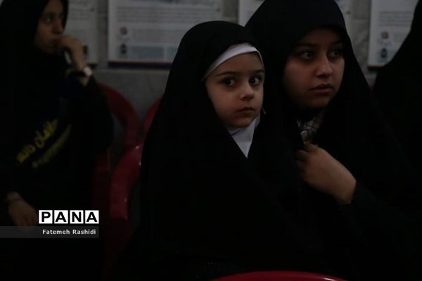 یادواره شهید در دبیرستان نجمه قم