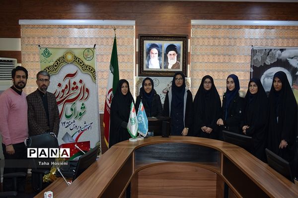 جلسه شورای دانش آموزی درمنطقه 14