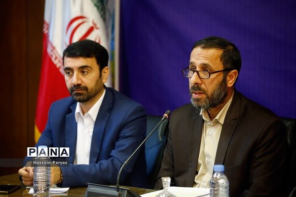 نشست صمیمی وزیر آموزش و پرورش با مدیران و کارکنان سازمان نهضت سواد آموزی