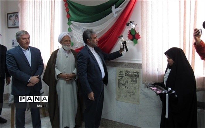 زنگ انقلاب اسلامی در هنرستان حضرت زینب (س) در ناحیه 4 کرج نواخته شد