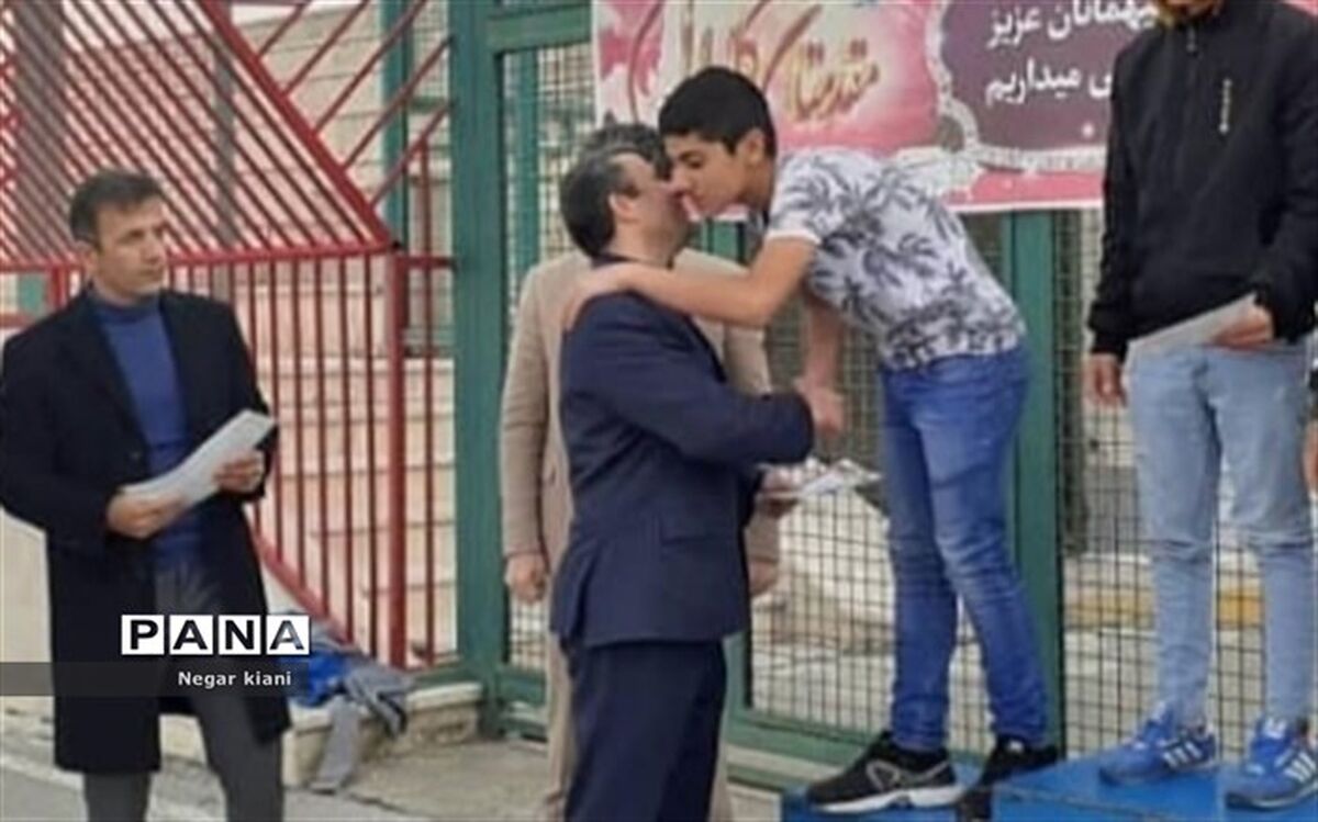برگزاری مسابقه دوچرخه سواری به مناسبت گرامیداشت دهه فجر