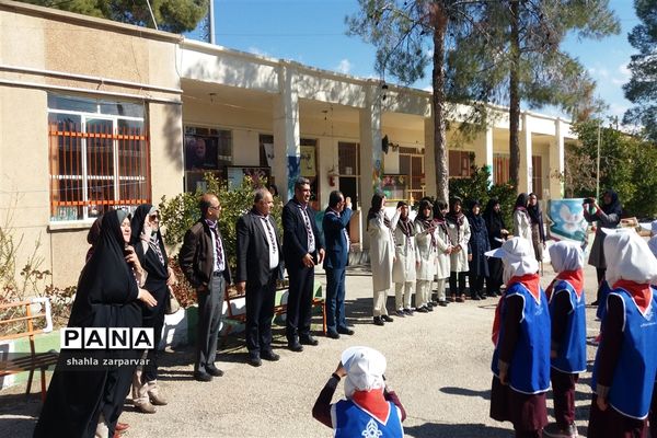 بازدید مسئولین سازمان دانش آموزی استان فارس از فعالیت ها و ابتکارات سازمان دانش‌آموزی نی ریز