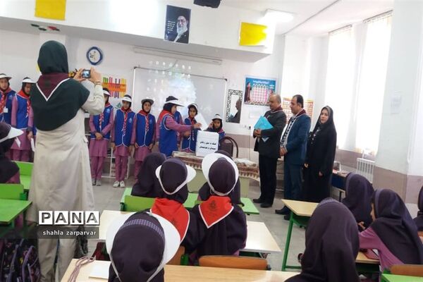 بازدید مسئولین سازمان دانش آموزی استان فارس از فعالیت ها و ابتکارات سازمان دانش‌آموزی نی ریز