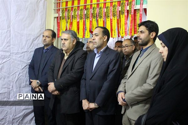 افتتاح نمایشگاه مدرسه انقلاب در آموزشگاه دخترانه شاهد نجابت