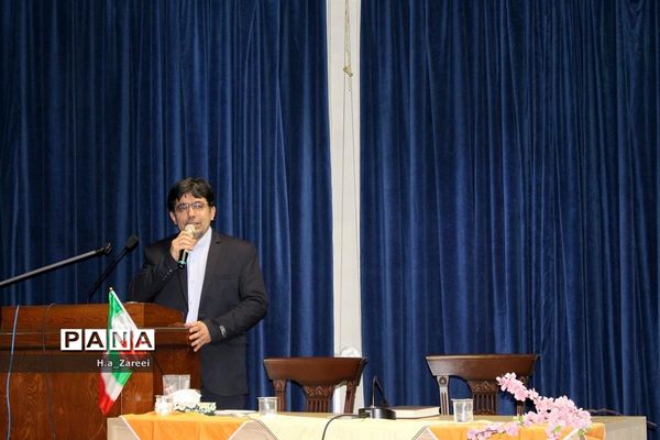 تجلیل از برگزیدگان دلنوشته دانش‌آموزی سومین دوره بازدید از تامین اجتماعی