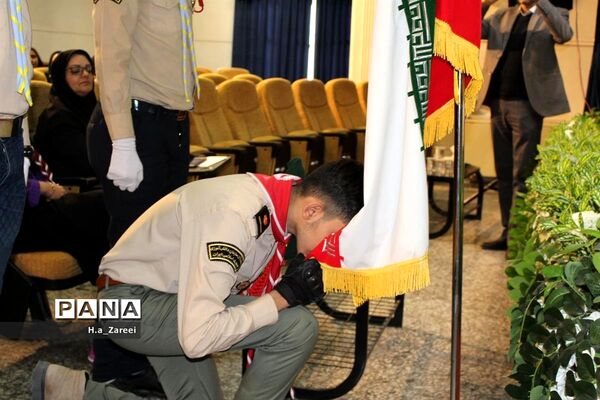 تجلیل از برگزیدگان دلنوشته دانش‌آموزی سومین دوره بازدید از تامین اجتماعی