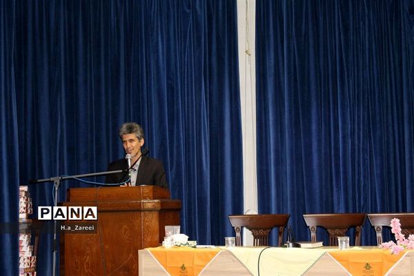 تجلیل از برگزیدگان دلنوشته دانش‌آموزی سومین دوره بازدید از تامین اجتماعی