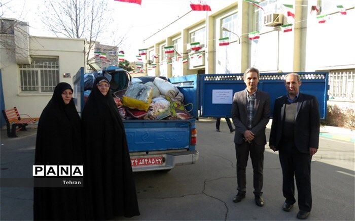 ارسال کمک‌های فرهنگیان و دانش‌آموزان منطقه8 به مناطق سیل زده