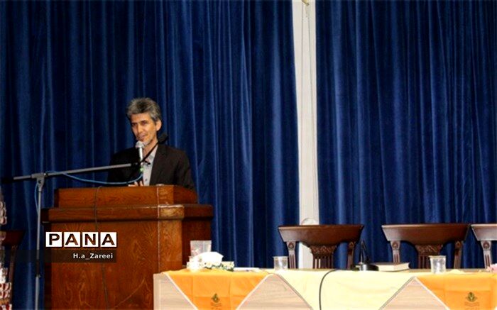 دانش آموزان سفیران آموزش و پرورش هستند