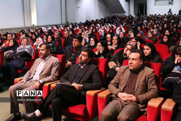 تجلیل از برگزیدگان سی و هفتمین دوره مسابقات فرهنگی، هنری و ادبی دانش آموزان و مدارس تهران
