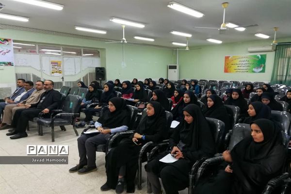 برگزاری مسابقه روانخوانی و مشاعره بین دانش آموزان متوسطه اول شهرستان حمیدیه