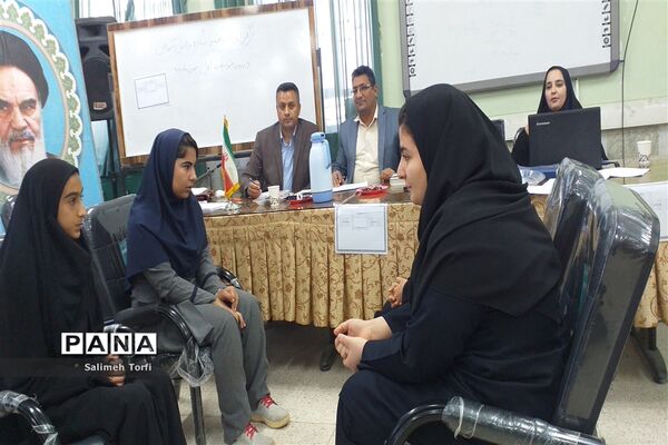 برگزاری مسابقه روانخوانی و مشاعره بین دانش آموزان متوسطه اول شهرستان حمیدیه
