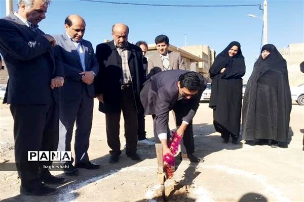 کلنگ زنی مدرسه 12 کلاسه مرحوم حاج مهدی حاجی زاده