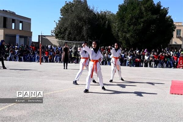 المپیاد ورزشی دبیرستان شبانه روزی مهر امیدیه (جایزان) به مناسبت دهه فجر