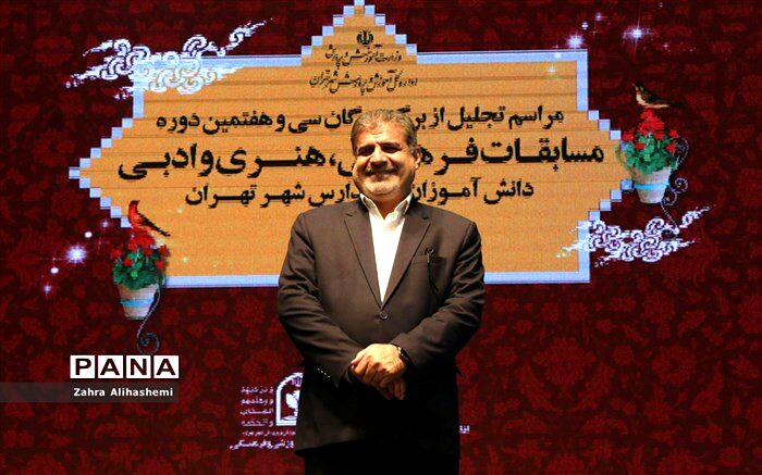 فولادوند: هنر، داروی شفابخش آسیب های اجتماعی است