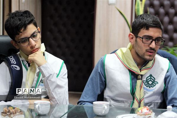 دیدار منتخبین تشکل‌های دانش آموزی با بخشدار چهاردانگه